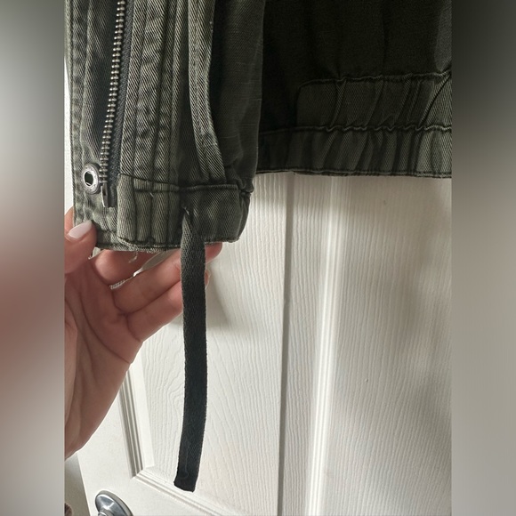 Splendid Cropped Green Jacket - Picture 7 of 9